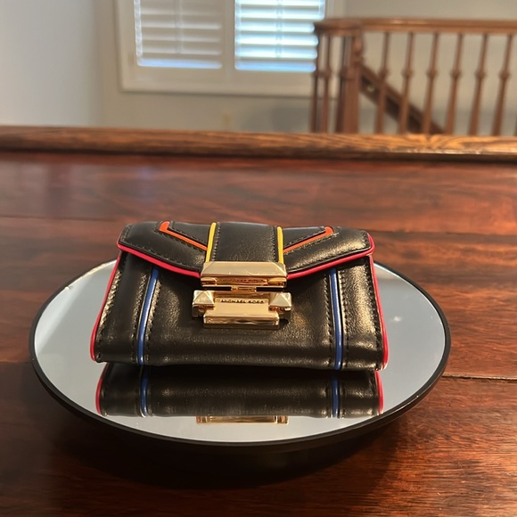 🏆MICHAEL KORS Whitney Small Rainbow Quilted Leather Chain Wallet - Picture 6 of 13